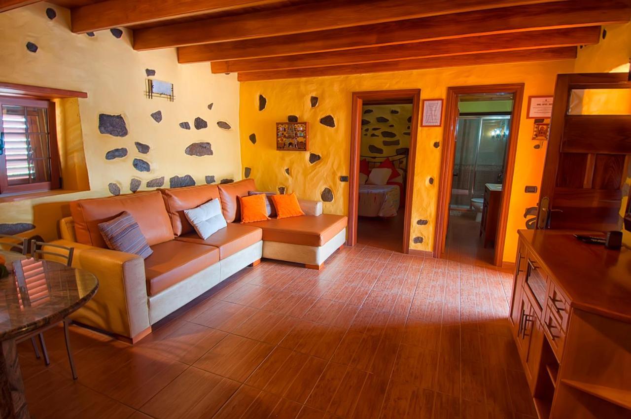 Casas Lola y Rafael B Guest House Moya  Стая снимка
