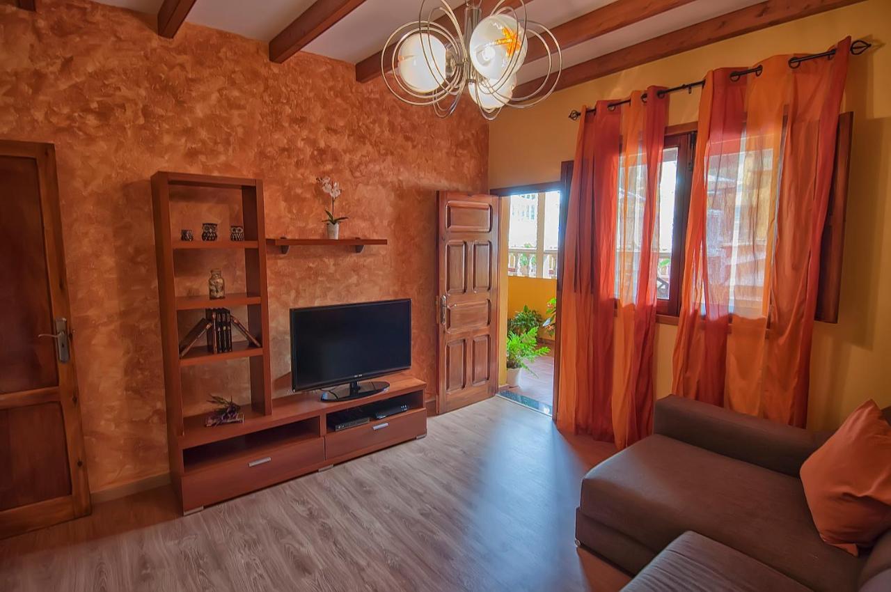 Casas Lola y Rafael B Guest House Moya  Екстериор снимка